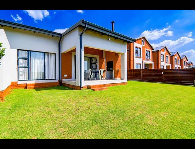 3 BEDROOM TOWNHOUSE FOR SALE IN GOLDEN FIELDS ESTATE